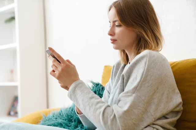 Por que seu filho não pode se concentrar? Especialistas: notificações, internet e estresse digital são culpados




