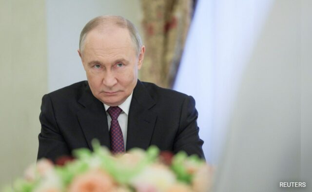 Putin propõe conversas diretas de paz com a Ucrânia após três anos de guerra




