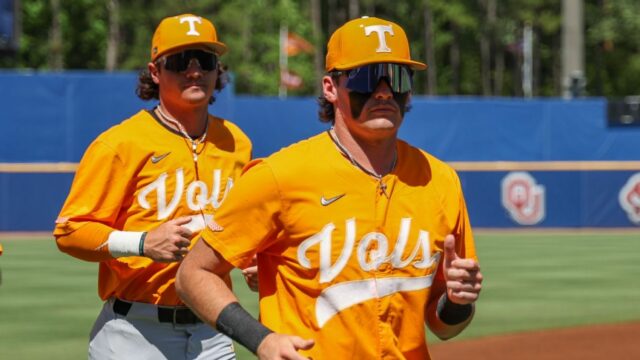 Quais equipes de beisebol da NCAA são mais profissionais? Classificamos os 12 primeiros lugares

