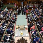 O Commons abriu ontem com o ministro de negócios Gareth Thomas, que anuncia a