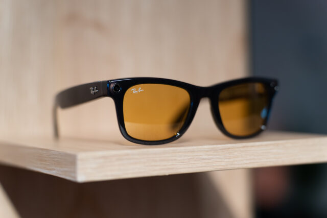 Ray-Ban Meta-Sunglasses: o perto de andar de bicicleta





