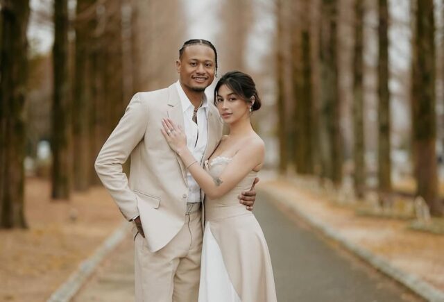 Japão, jogador da Liga Ray Parks, com sua esposa Zeinab Hapta durante uma filmagem pré -nupcial.