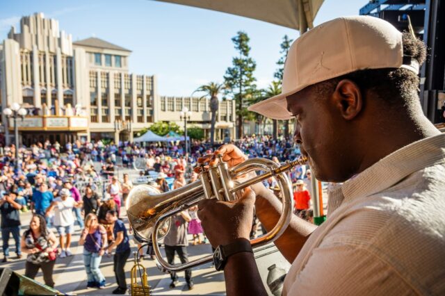 Redwood City começa eventos de verão em 30 de maio com música na praça

