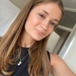 18 -Year -old Jessie Blake, de Correringham, em Essex (na foto), originalmente tomou um tablet chamado Nothisterone em agosto de 2023 porque teve férias e não queria um período desagradável de período difícil
