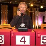 No Business Or Business Show original que foi transmitido em 2005, o banqueiro só estava presente em telefonemas com o host, Noel Edmonds (foto)