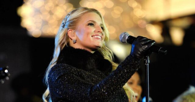 GetTyImages-107244444 Revisando Jessica Simpson a última apresentação na televisão.
