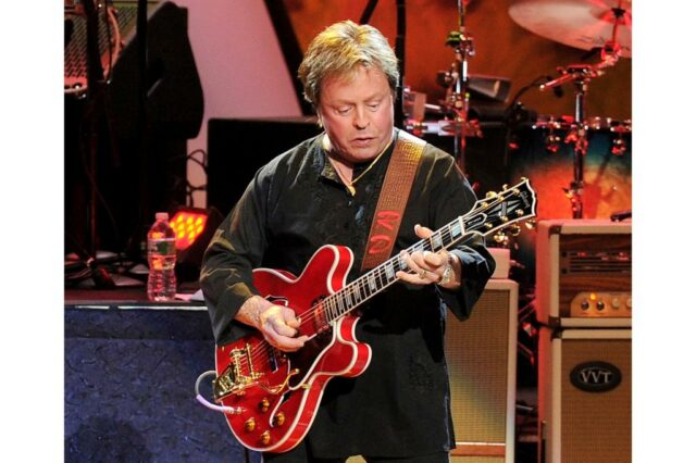 Rick Derringer morre em 77; Músicos que tiveram um sucesso com 'Hang On Sloopy' também produziu músicas para 'Weird Al' Yankovic

