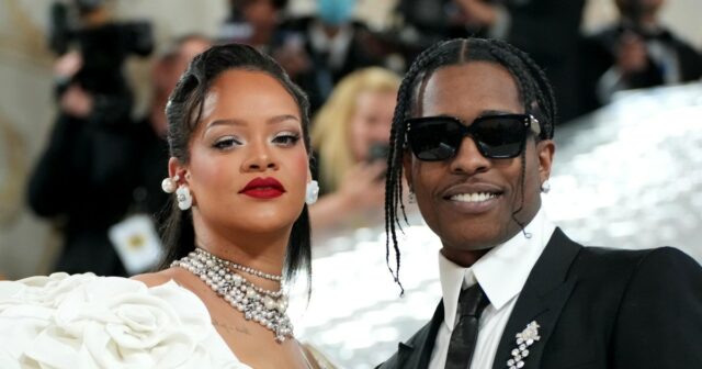 Rihanna confirmou que está esperando pelo bebê número 3. A $ AP Rocky confirmou que Rihanna está grávida de bebê não ..



