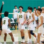Leigh comemora sua vitória por 3-2 contra o Branham no Campeonato de Volleyball da Divisão 1 do CCS na Harker School em San Jose, Califórnia, no sábado, 17 de maio de 2025 (Karl Mondon/Bay Area News Group)