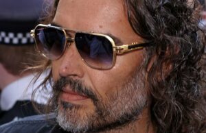 Russell Brand vem ao tribunal para enfrentar alegações de estupro e ataque sexual – atualizações ao vivo Russell Brand vem ao tribunal para enfrentar alegações de estupro e ataque sexual - atualizações ao vivo