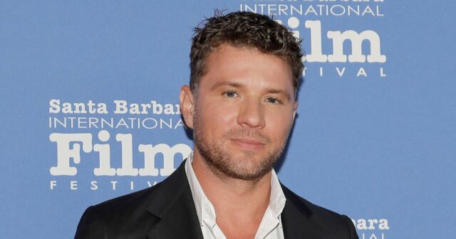Conta que Ryan Phillippe absorve o sol enquanto flexiona seus abdominais de hard rock
