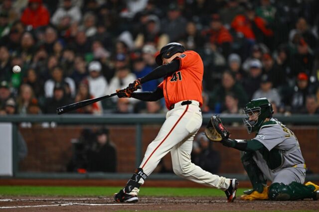 O patrocinador San Francisco Giants Justin Verlander, 35, lida com atletismo no segundo turno de seu jogo da MLB em Oracle Park em San Francisco, Califórnia, domingo, 18 de maio de 2025 (Jose Carlos Fajardo/Bay Area News Group)