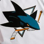 San Jose Sharks assina 6-4 russo para um contrato de um ano