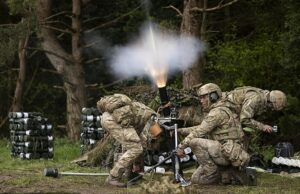 Saúde e segurança de soldados britânicos com drones projetados para ajudar a Ucrânia em seu esforço de guerra agora é uma nova ameaça. Os soldados britânicos projetados para ajudar os esforços de guerra ucranianos a enfrentar um inimigo fantasmagórico mais perto de casa.