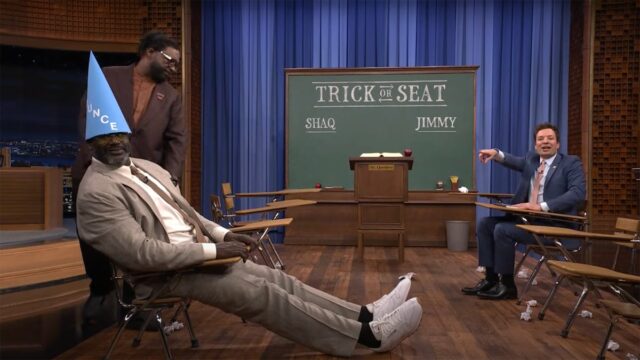 Shaq e Jimmy Fallon jogam um jogo muito estúpido com pequenas mesas e palavras inventadas

