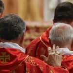 Siga ao vivo: Cardinals católicos sozinhos no Vaticano no início do conclave