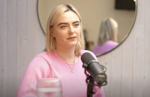 Simon Rimmer, um chef de televisão e uma série de correio de podcast, está lembrando lágrimas. 61 -Year -old Simon Rimmer foi reduzido a lágrimas quando disse à filha Flo, o impacto da morte de seu pai em sua vida. Ouça aqui