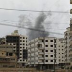 A Síria está à beira de ir ao caos, depois que Israel bombardeou forças pró-governo após uma série de ataques islâmicos a grupos minoritários drusosos