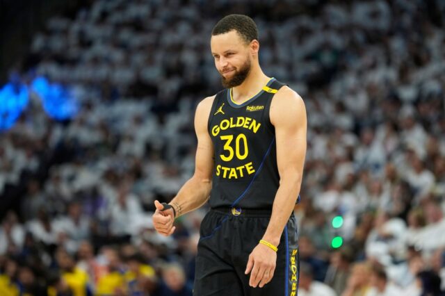 Stephen Curry é descartado da partida dos playoffs do Warriors contra o Timberwolves



