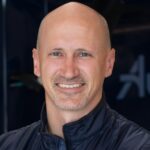 Sterling Anderson, co-fundador da Aurora e da startup de caminhões autônomos da empresa, foi embora.