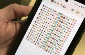 Suas opções emoji podem em breve parecer diferente no Android Imagem de duas telas de Gboard