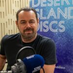 O ex -ex -EastEnders mais popular Danny Dyer revela na ilha deserta da BBC Radio 4 hoje, pois uma revisão de seu trabalho de seu trabalho foi escrita mesmo com sotaque de sotaque de Cockney
