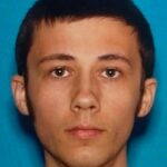 Guy Edward Bartus, 25 anos, é acusado de adiar a explosão pouco antes das 11:00 no sábado nos centros reprodutivos dos EUA em Palm Springs dentro do sedan de Silver Ford Fusion