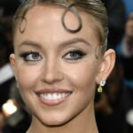Sydney Sweeney usou a água do banho feita e agora nos sentimos tão sujos
