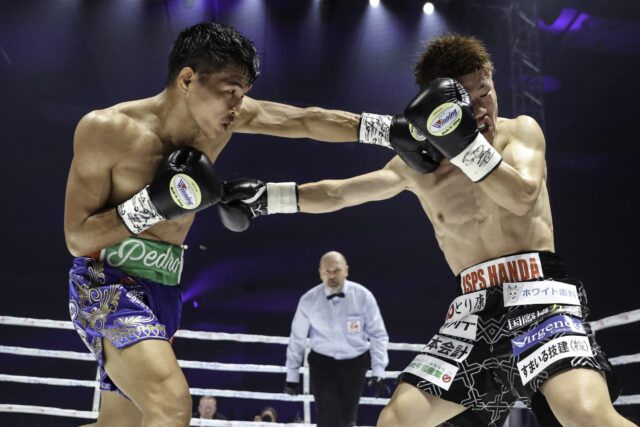 Pedro Taduran derrotou Ginjiro Shigeoka para proteger o título de peso minumweight IBF em Osaka Japão