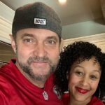 Tamera Mowry comemora o 14º aniversário de casamento com Adam Housley