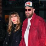Taylor Swift e Travis Kelce viam