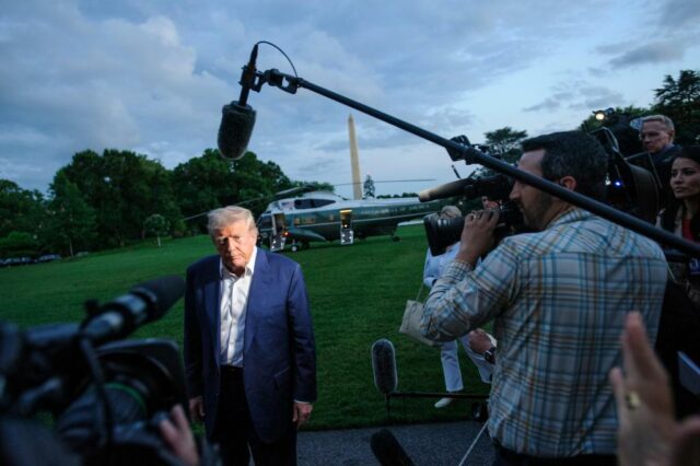 Trump diz que a indústria cinematográfica dos EUA está em perigo e ameaça impor uma tarifa de 100% em filmes feitos no exterior



