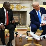 O presidente Donald Trump é uma vergonha impressionante na quarta -feira, que mostra clipes do presidente sul -africano Cyril Ramaphos, que deveria mostrar um testemunho do