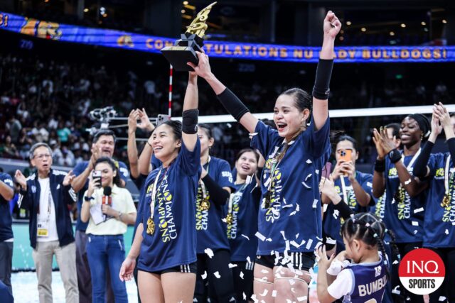 Shaira Jardio, Vange Alinsug, NU Lady Bulldogs Temporada UAAP Temporada 87 Título de vôlei feminino depois de conquistar o título das finais das finais do prêmio MVP e derrotar La Salle Lady Spikers.