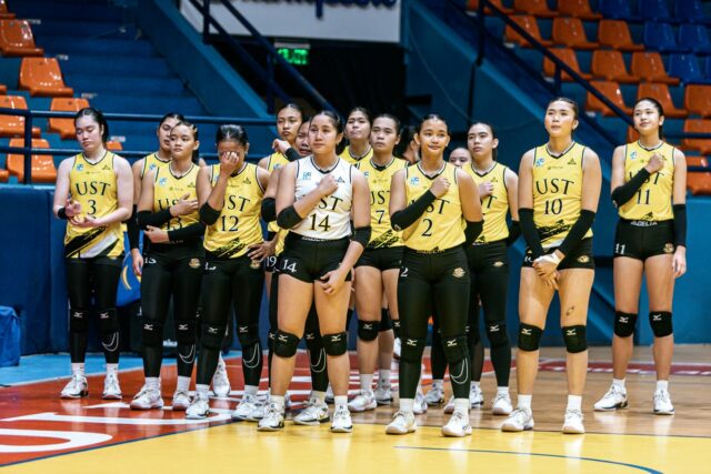 UST Junior Golden Tigreses durante o torneio de vôlei para meninas do High School da UAAP.