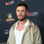 Os cientistas descobriram que o risco era particularmente alto para as pessoas que carregavam o apoE-E4. Esse gene, que foi transportado como a estrela dos Vingadores Chris Hemsworth, foi associado a um risco 10 vezes aumentado de Alzheimer Alzheimer. Na foto aqui em Las Vegas em abril