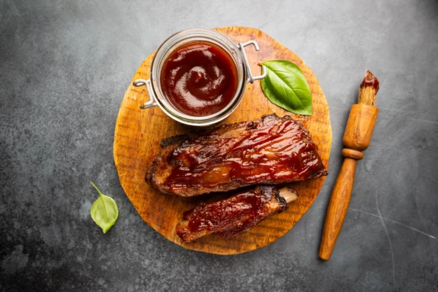 Um molho delicioso para carne grelhada. Isso é o que Ewa Wachowicz faz isso



