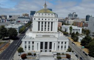 Homem que foi acusado de ter abusado sexualmente de menina de East Bay, que ele supostamente pagou pelo sexo Um piloto de rodeio é preso por 24 anos após um tiroteio fatal em uma maconha "Finesse" Deal