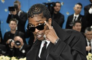 Um ventilador $ AP Rocky assumiu um papel com vários usuários de mídia social na segunda -feira, depois de ter um revólver em seu guarda -chuva no Met Gala em seu guarda -chuva
