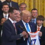 052125_DONALD_TRUMR_FLOROR_GLATOR_KAL