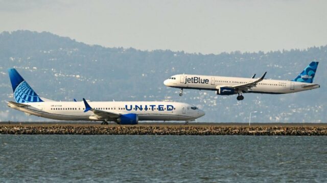United Airlines e JetBlue Airways para que muitos folhetos possam ganhar e usar milhas para a companhia aérea do outro

