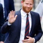 O príncipe Harry chega ao Royal Courts of Justice para participar do segundo dia de sua audiência em 9 de abril de 2025