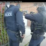 A polícia de Berkeley apreende Ricardo Ruiz, de 33 anos, depois de atirar nele do lado de fora da porta de seu apartamento. (Quadro de filmagens de cames corporais/ polícia de Berkeley)