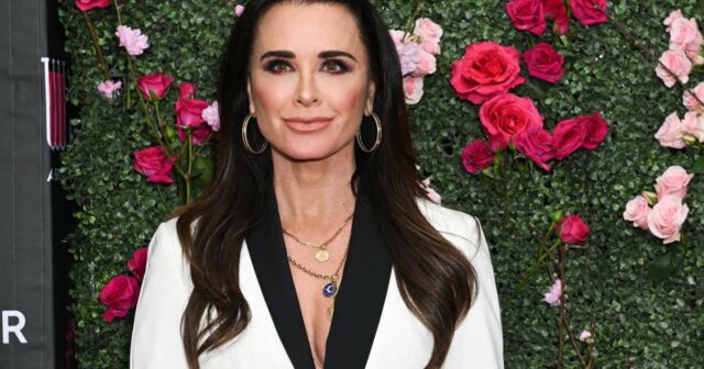 Você está preso no que comprar sua mãe no dia das mães? Kyle Richards oferece US $ 25 para os compradores de ferramentas de cabelo encontradas 'fabulosas'.



