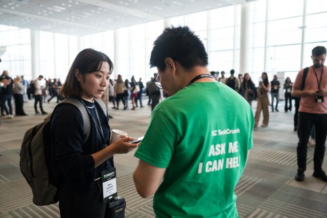 Voluntários necessários para as sessões do TechCrunch.




