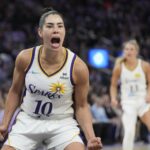 WNBA KELSEY PLUM LOS ANGELES JUNIORS GOLDE STATE VALQUIRIES