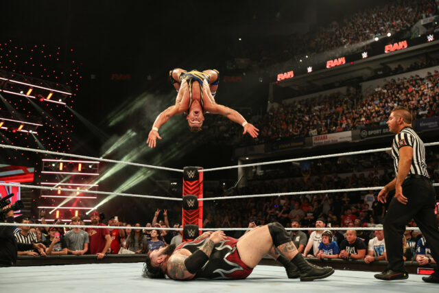 WWE empurre o resultado de uma grande partida de título

