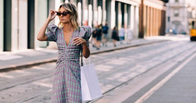 16 Vestidos maxi derivados que habilmente escondem o inchaço, de US $ 19

