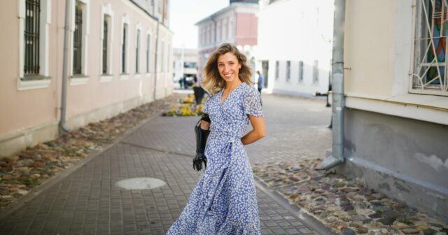17 Vestidos de verão emagrecedores que são visualmente removidos centímetros de sua cintura, a partir de US $ 15

