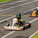 32 Academia de Avenue dos alunos de Gokart começou a ser treinada para se tornar corredores profissionais